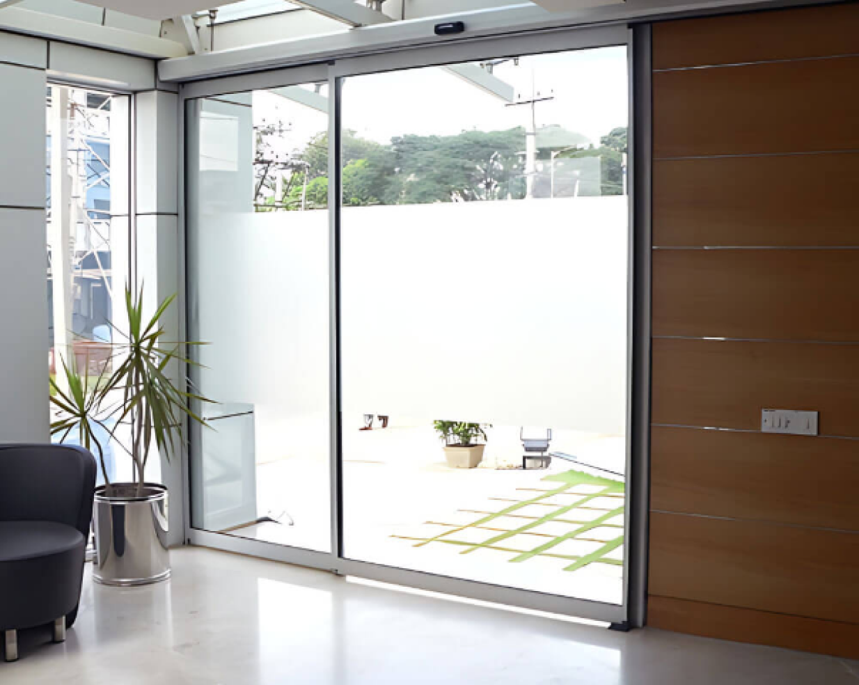 Single leaf door