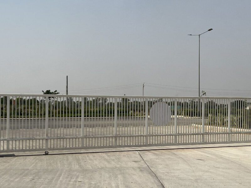 Entrance gate